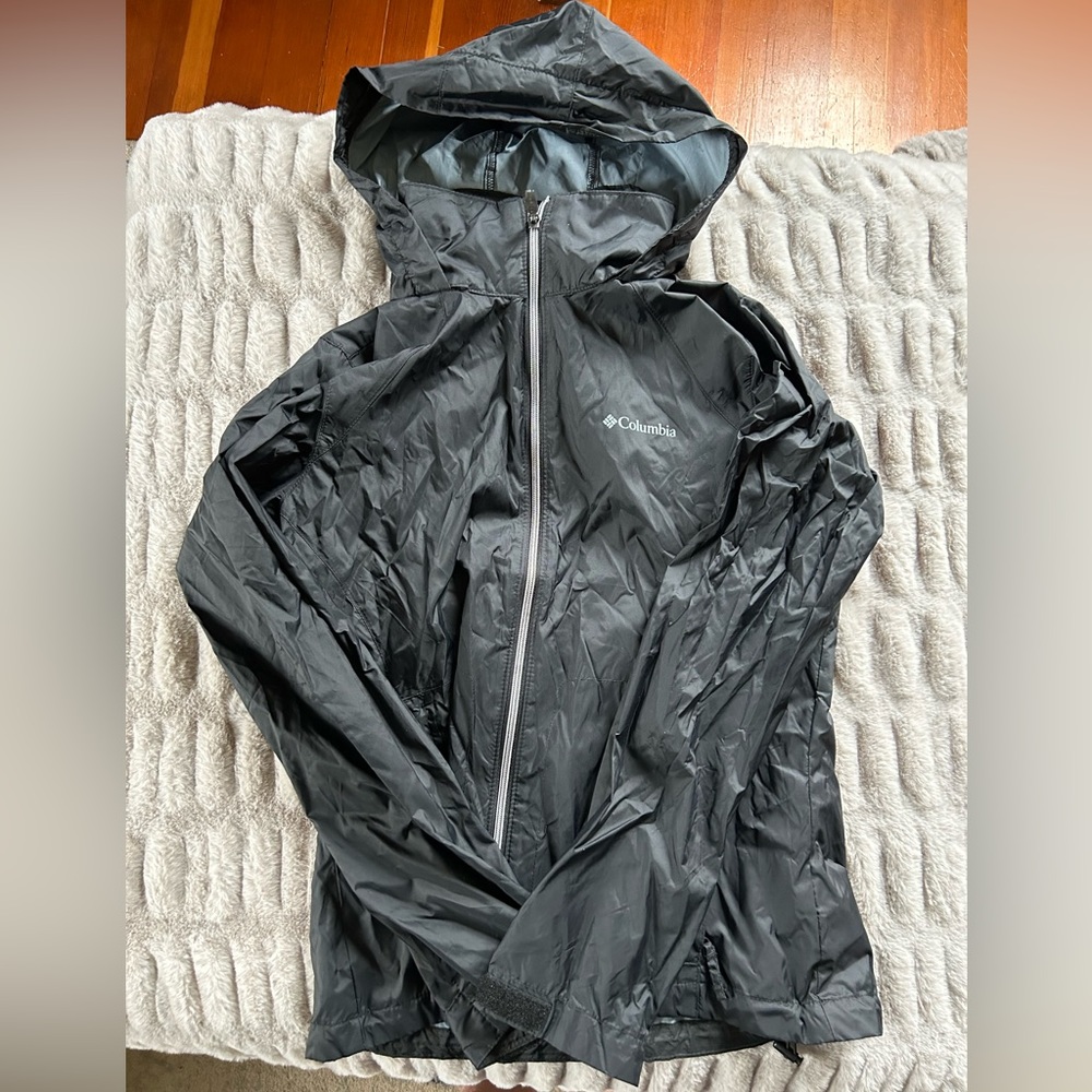 Columbia Black Zip Lightweight Windbreaker